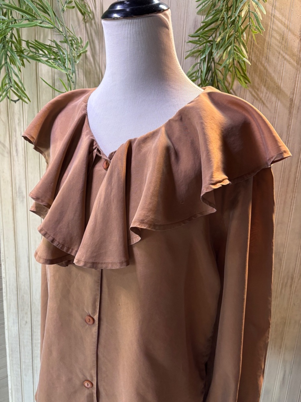 100% Silk Elegant Brown Ruffle Blouse, Best American Clothing Co., EUC, Medium - Picture 2 of 15